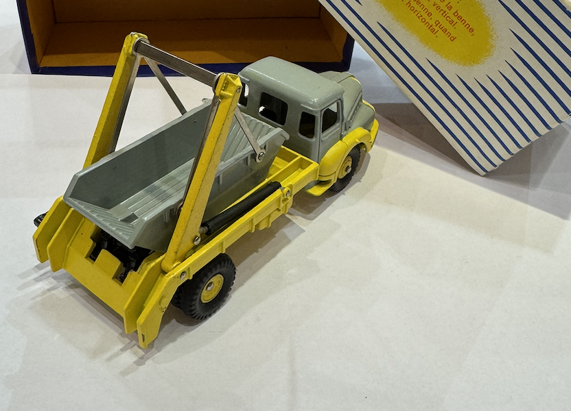 UNIC CAMION MULTIBENNE MARREL JAUNE CITRON DINKY TOYS 1/43°