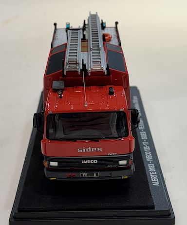 IVECO 135-17 FE 8 SIDES "BSPP" ALERTE 1/43