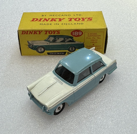 TRIUMPH HERALD DINKY TOYS 1/43