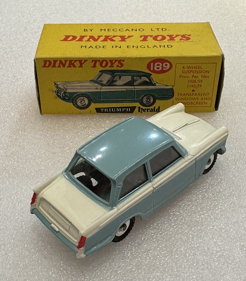 TRIUMPH HERALD DINKY TOYS 1/43
