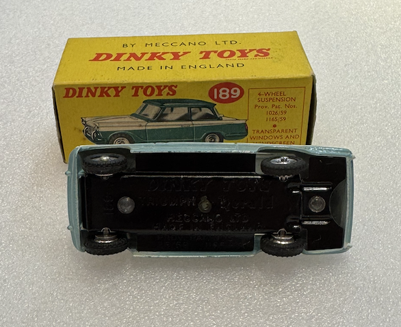 TRIUMPH HERALD DINKY TOYS 1/43