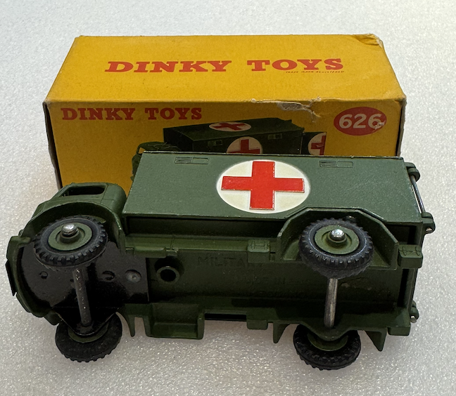 MILITARY AMBULANCE DINKY TOYS 1/43°