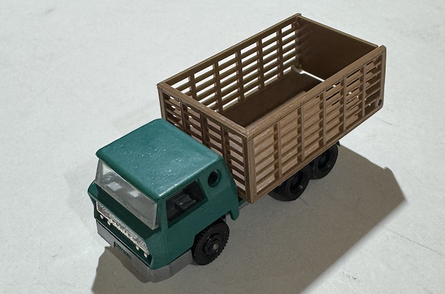 CAMION BERNARD FOURRAGERE MAJORETTE 1/66