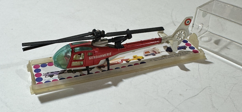 HÉLICOPTÈRE GAZELLE GENDARMERIE MAJORETTE 1/66