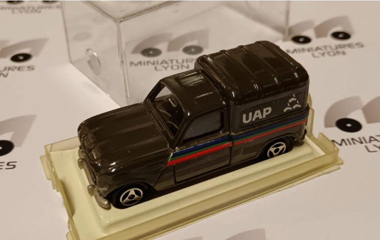 RENAULT 4 UAP MAJORETTE 1/64