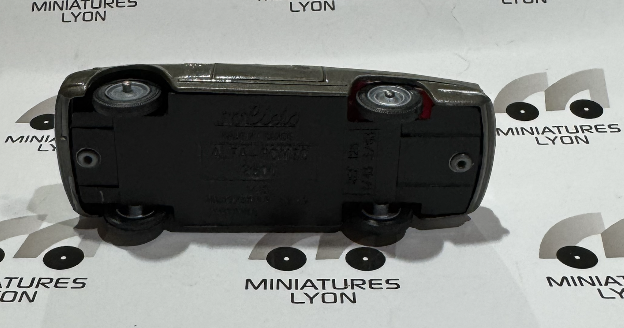 ALFA ROMEO 2600 SOLIDO 1/43