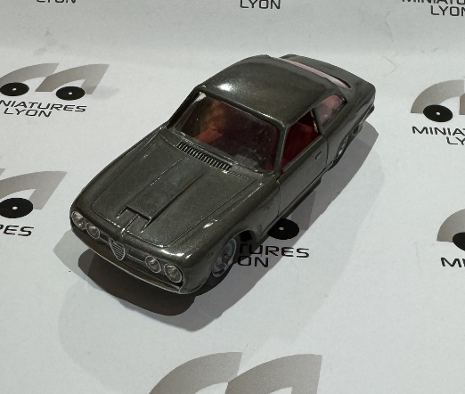 ALFA ROMEO 2600 SOLIDO 1/43