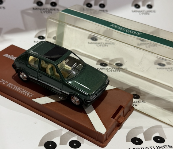 Peugeot 205 SOLIDO 1/43