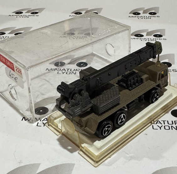 SAVIEM GRUE MAJORETTE 1/66