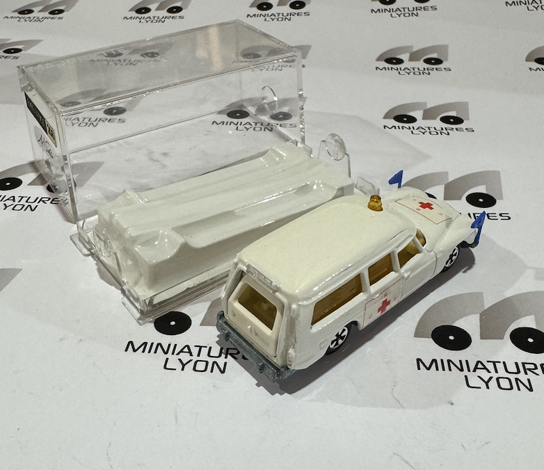 CITROEN DS 21 AMBULANCE MAJORETTE 1/66