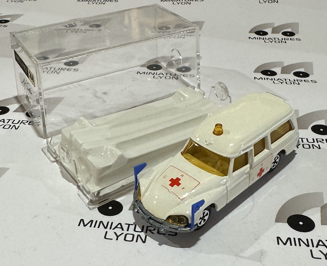 CITROEN DS 21 AMBULANCE MAJORETTE 1/66