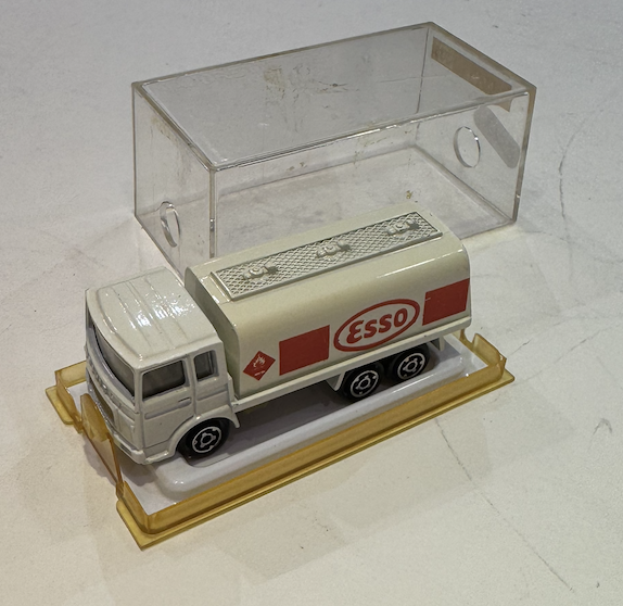 SAVIEM CAMION ESSO BACHÉ MAJORETTE 1/66
