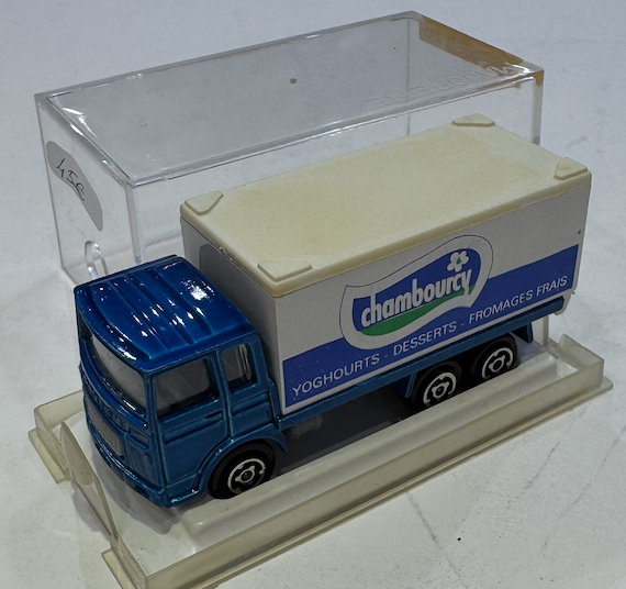 SAVIEM CITERNE CHAMBOURCY MAJORETTE 1/66