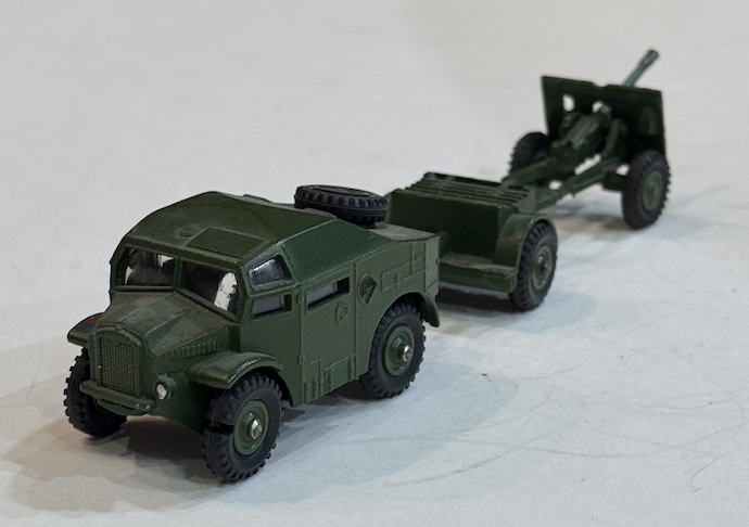 Tracteur d'artillerie de campagne Dinky 1/43