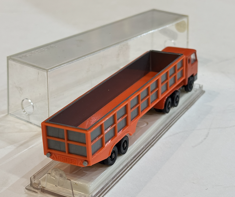 CAMION BERNARD MAJORETTE 1/66