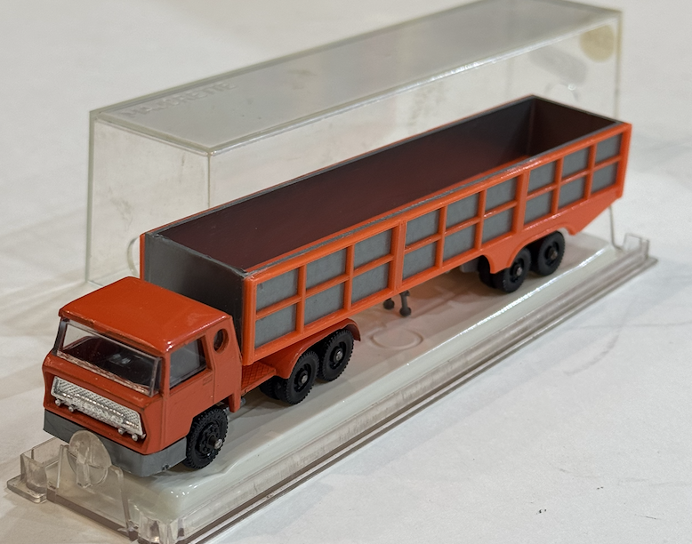 CAMION BERNARD MAJORETTE 1/66