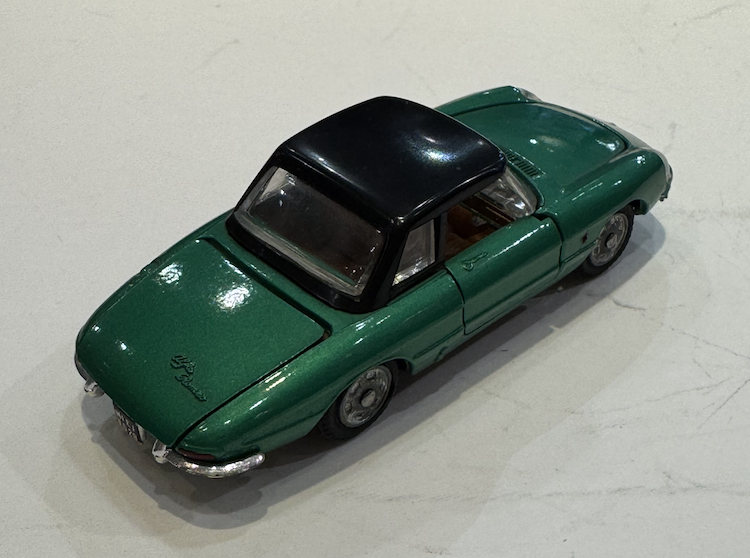 ALFA ROMEO DUETTO SPYDER VERT MEBETOYS 1/43°
