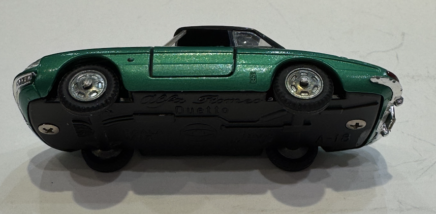 ALFA ROMEO DUETTO SPYDER VERT MEBETOYS 1/43°