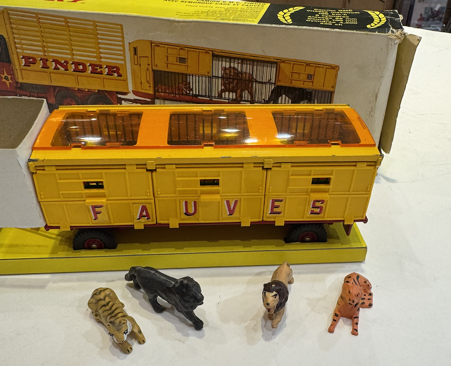 CAMION GMC PINDER 1967 DINKY TOYS 1/43°