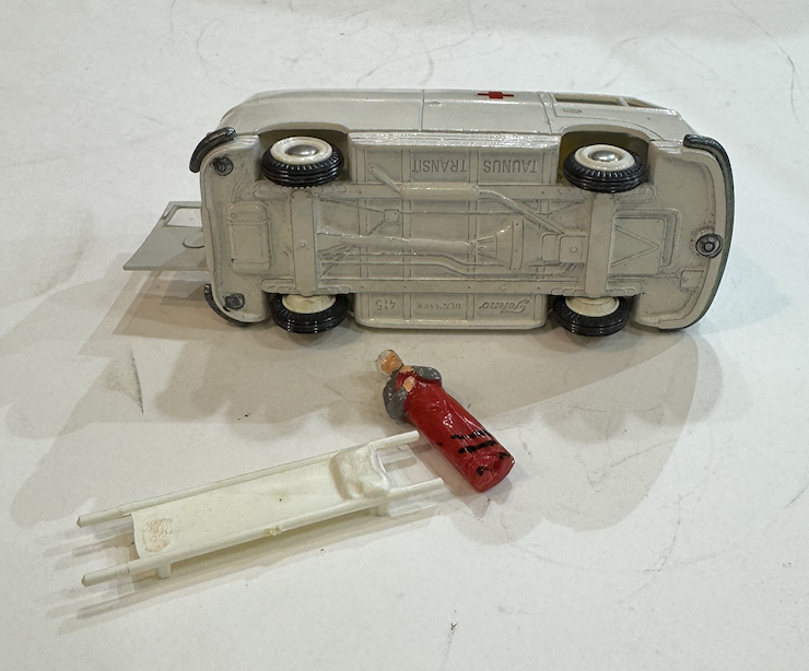FORD TAUNUS TRANSIT TEKNO 1/43