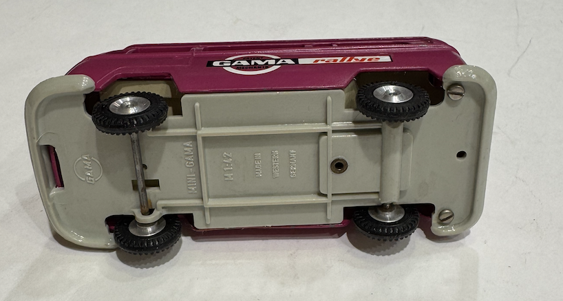 VOLKSWAGEN COMBI T2 GAMA 1/43