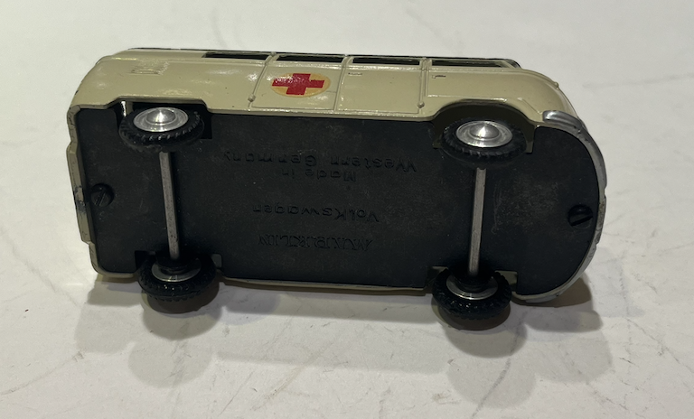 Volkswagen combi ambulance MARKLIN 1/43