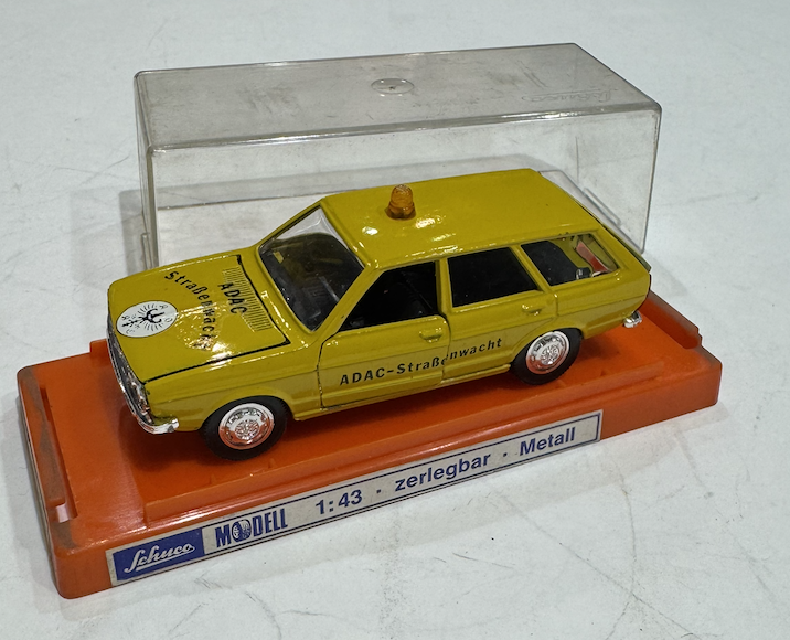 VW PASSAT VARIANT SCHUCO 1/43