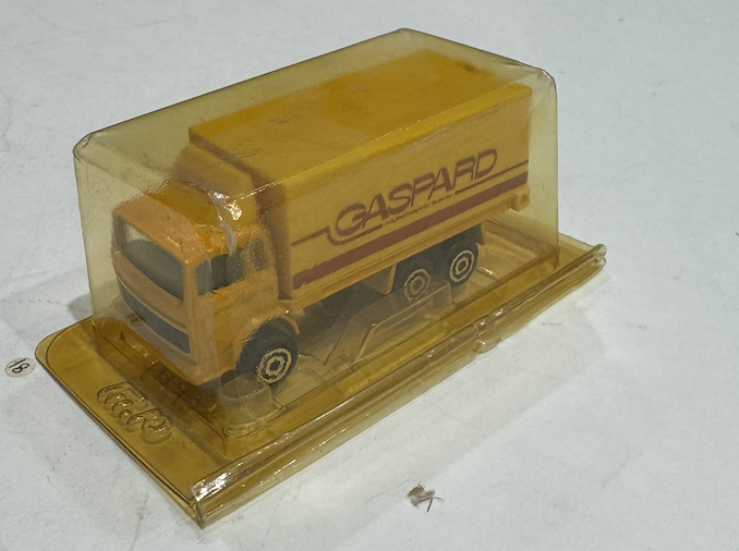 CAMION GASPARD MAJORETTE 1/100