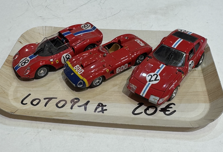 LOT FERRARI COMPÉTITION 1/43