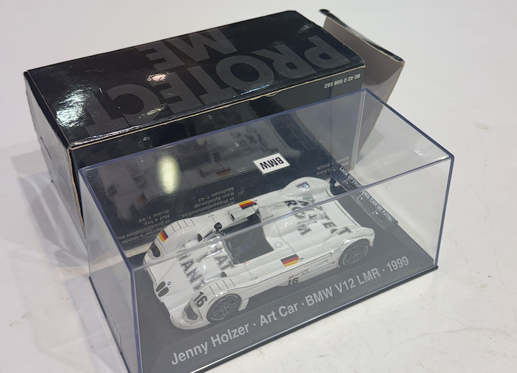 BMW V12 LMR 1999 JENNY HOLZER ART CAR MINICHAMPS  1/43