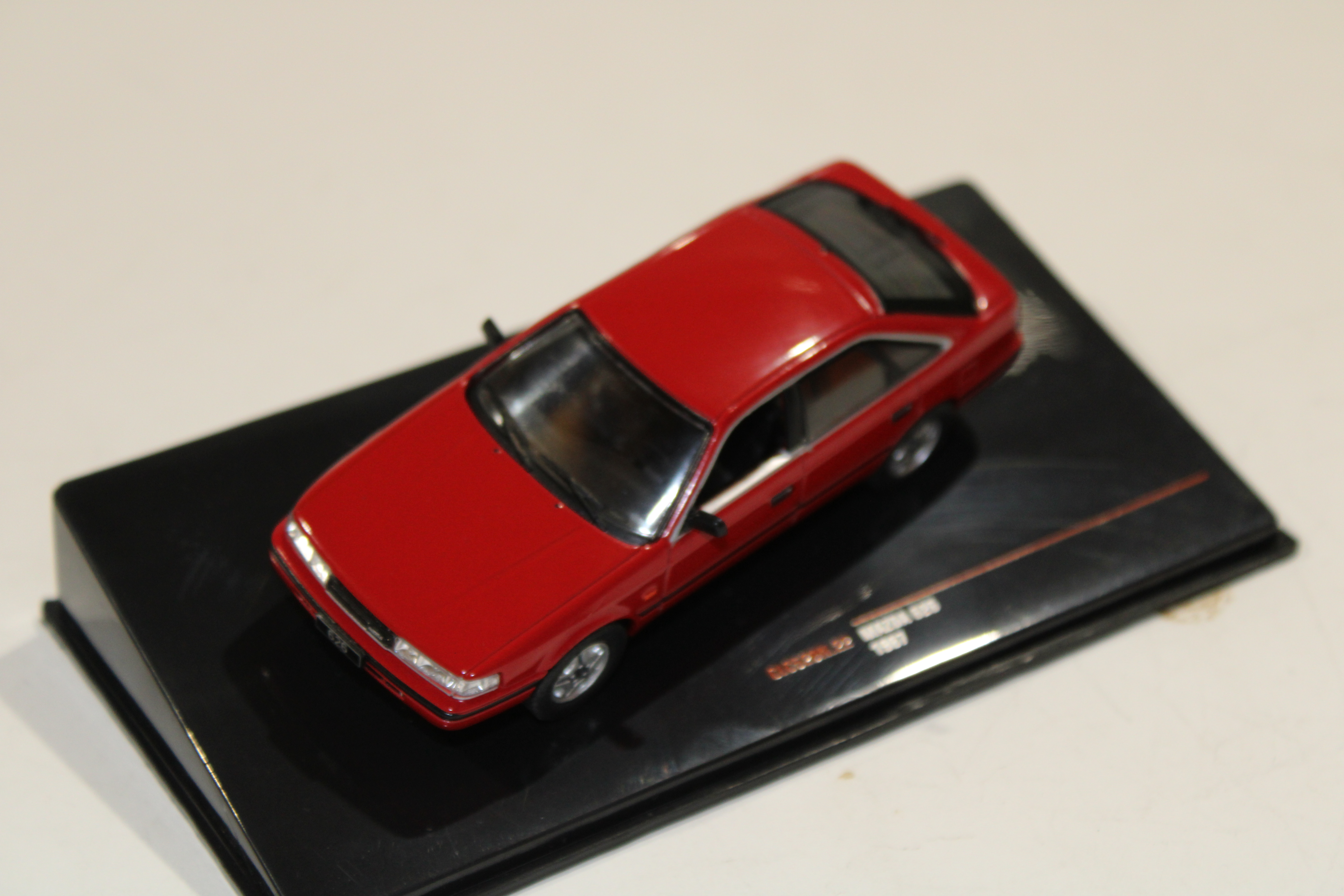 MAZDA 626 1987 IXO 1/43°