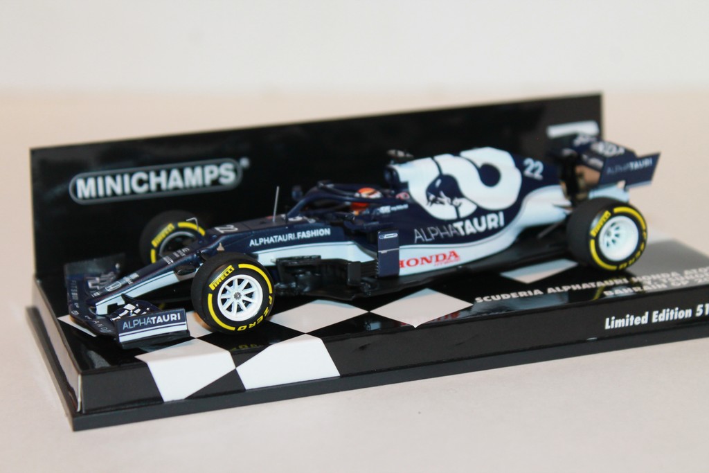 ALPHATAURI AT02 TSUNODA N°22 BAHRAIN GP 2021 MINICHAMPS 1/43°