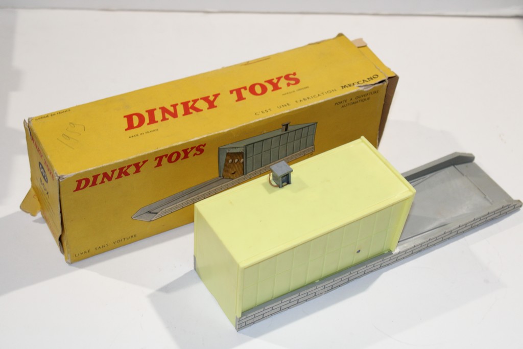 GARAGE 1968 DINKY TOYS 1/43°