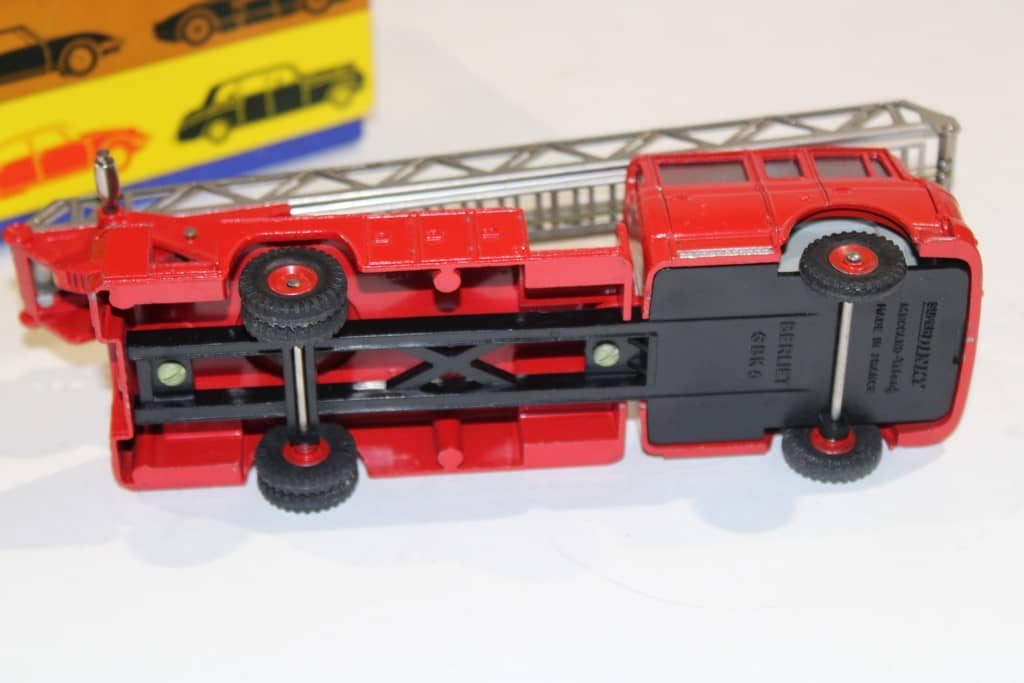 Lucky Norev 1/43 – Berliet GBK Grande Echelle Pompiers – Miniature De Collection
