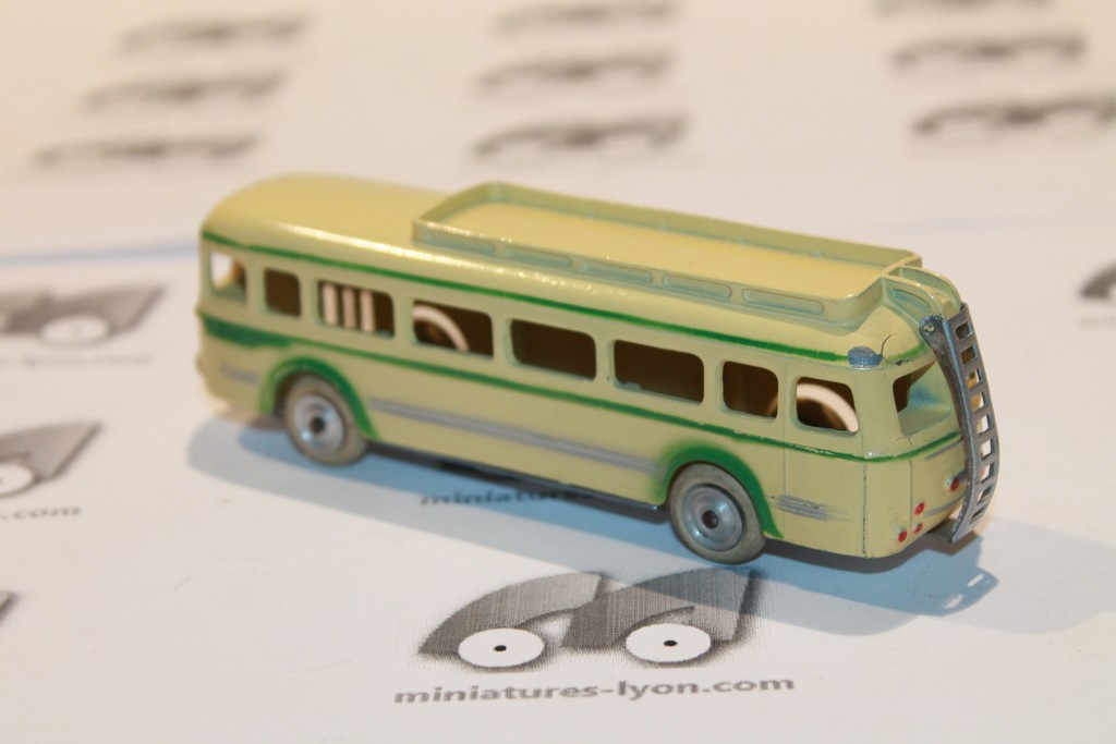 RENAULT CAR CREME ET VERT CIJ 1/43°