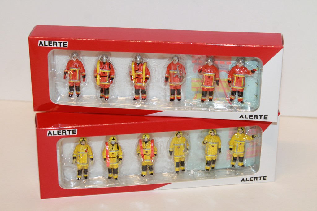 FIGURINES LOT DE 6 POMPIERS "FEU URBAIN" JAUNE ALERTE 1/43°