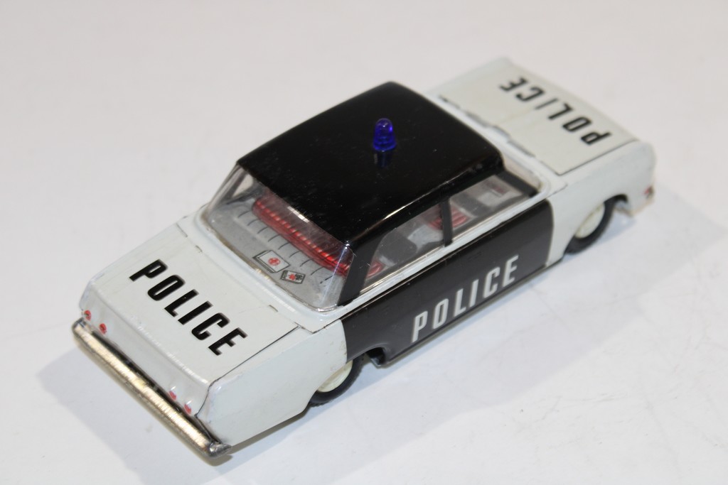 VOITURE DE POLICE FRICTION 1965 VEB PLASTICAR 1/24°