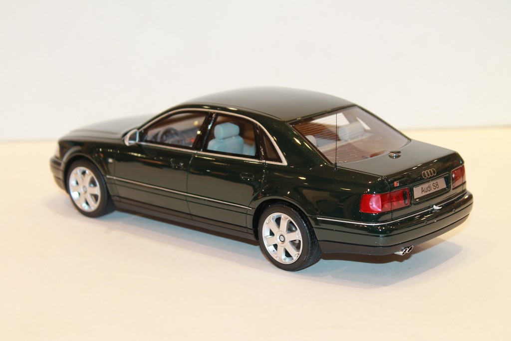 AUDI S8 D2 VERTE OTTOMOBILE 1/18°