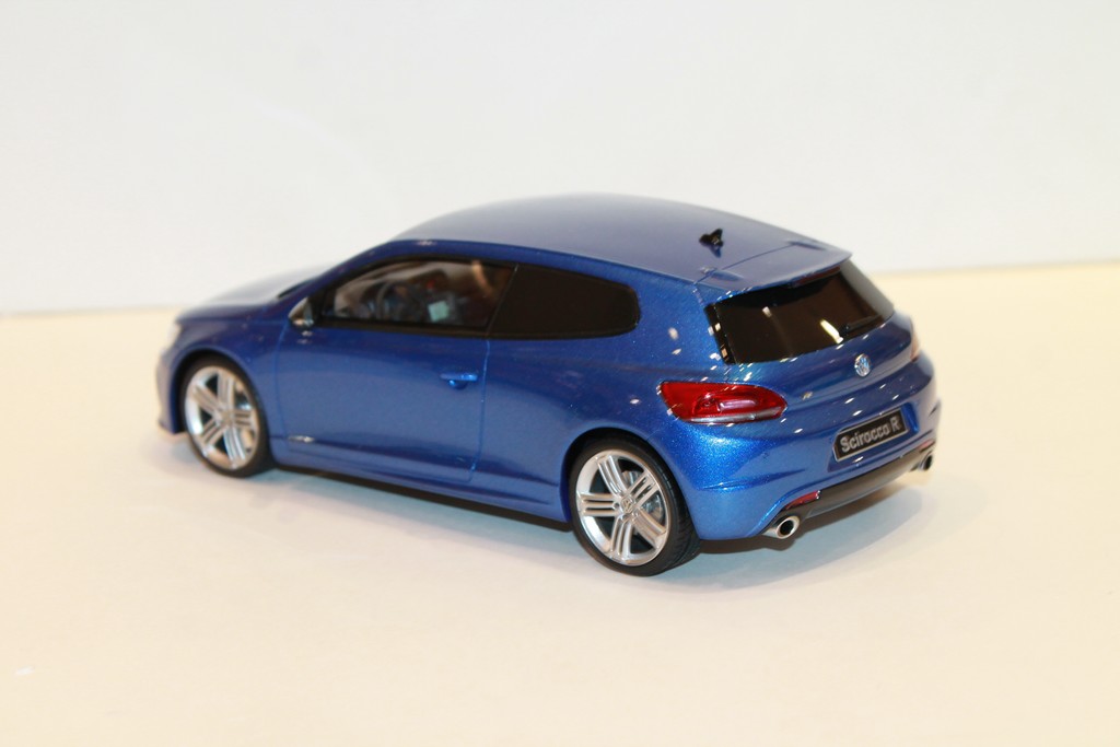 VOLKSWAGEN SCIROCCO R BLUE OTTOMOBILE 1/18°