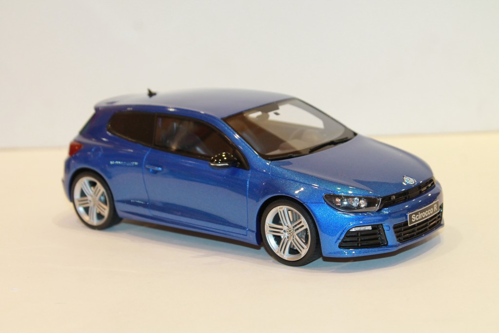 VOLKSWAGEN SCIROCCO R BLUE OTTOMOBILE 1/18°
