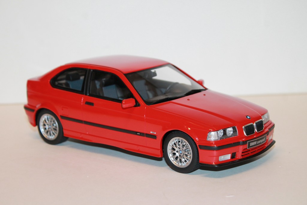 BMW E36 COMPACT ROUGE OTTOMOBILE 1/18°