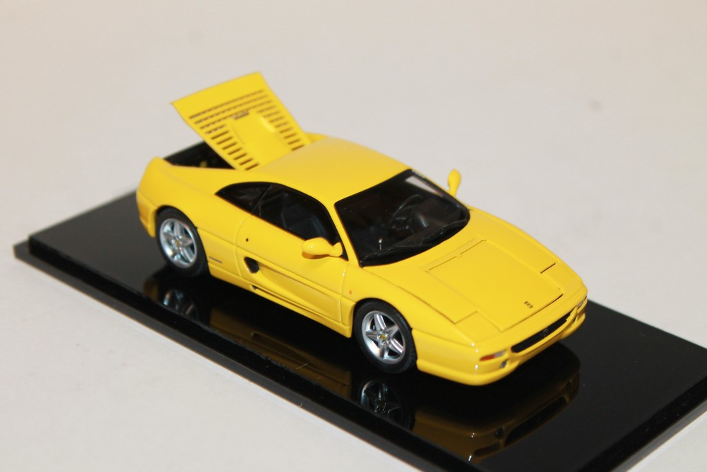 FERRARI F355 BERLINETTA JAUNE KYOSHO 1/43°