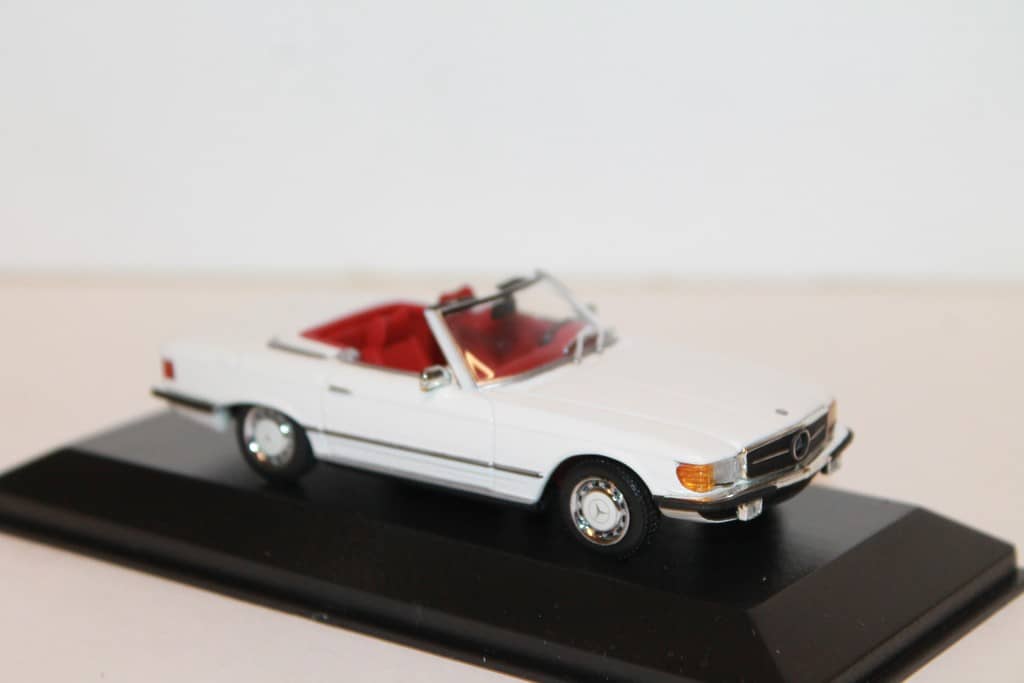 Mercedes-Benz 350 SL 1/43 MINICHAMPS Mercedes 350 SL ブラック 1/43