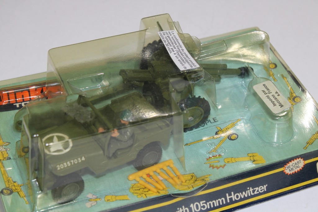 JEEP WILLY'S AVEC CANON 105 HOWITZER DINKY TOYS 1/36