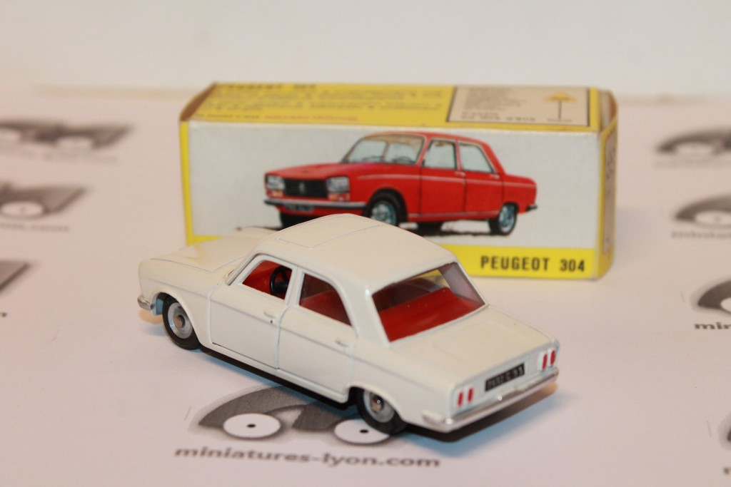 PEUGEOT 304 BLANCHE DINKY TOYS 1/43°