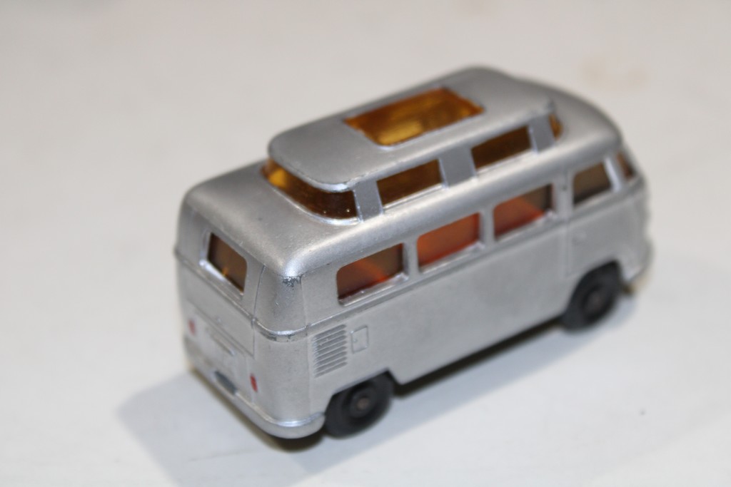 VOLKSWAGEN CAMPER COMBI T1 GRIS 1960 LESNEY 1/64°