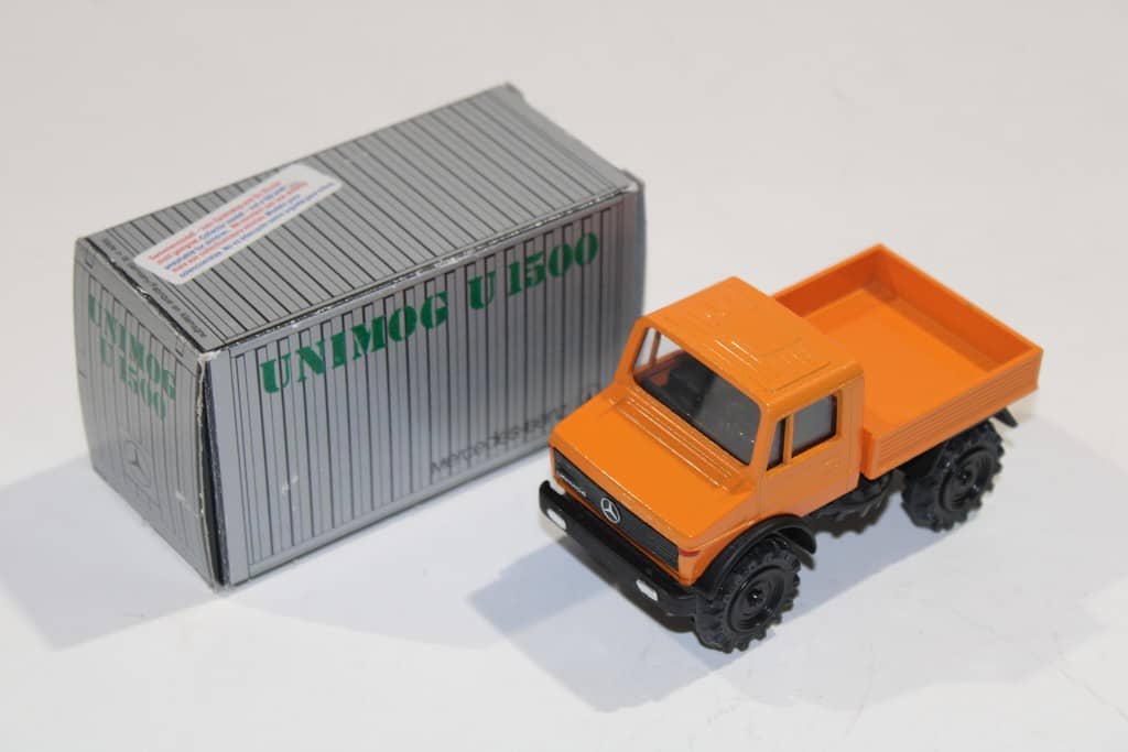 Coche miniatura Mercedes Unimog 1/87 Wiking U402 rouge foncé 1953 - Coches-minia