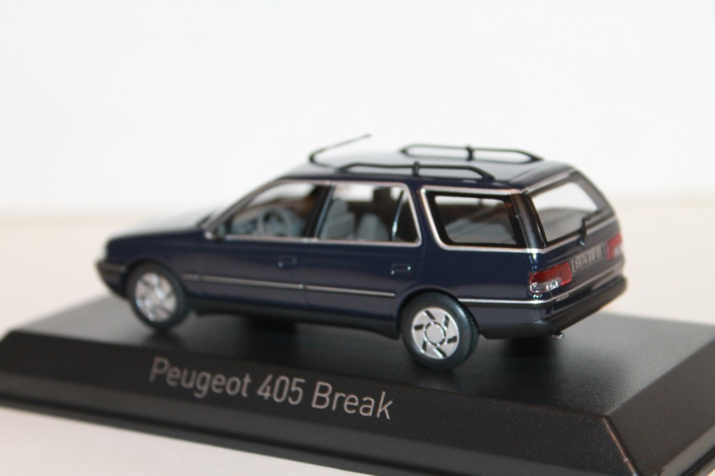 PEUGEOT 405 BREAK 1991 BLEU FONCE NOREV 1/43°