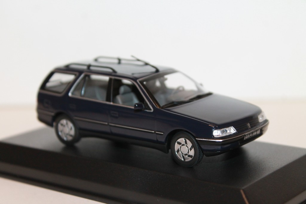 PEUGEOT 405 BREAK 1991 BLEU FONCE NOREV 1/43°