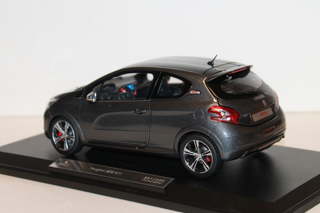 PEUGEOT 208 GTI 2013 GRIS REQUIN NOREV 1/18°